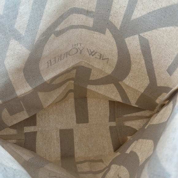 New Yorker Black and Light Tan Canvas Tote Bag - Picture 4 of 7